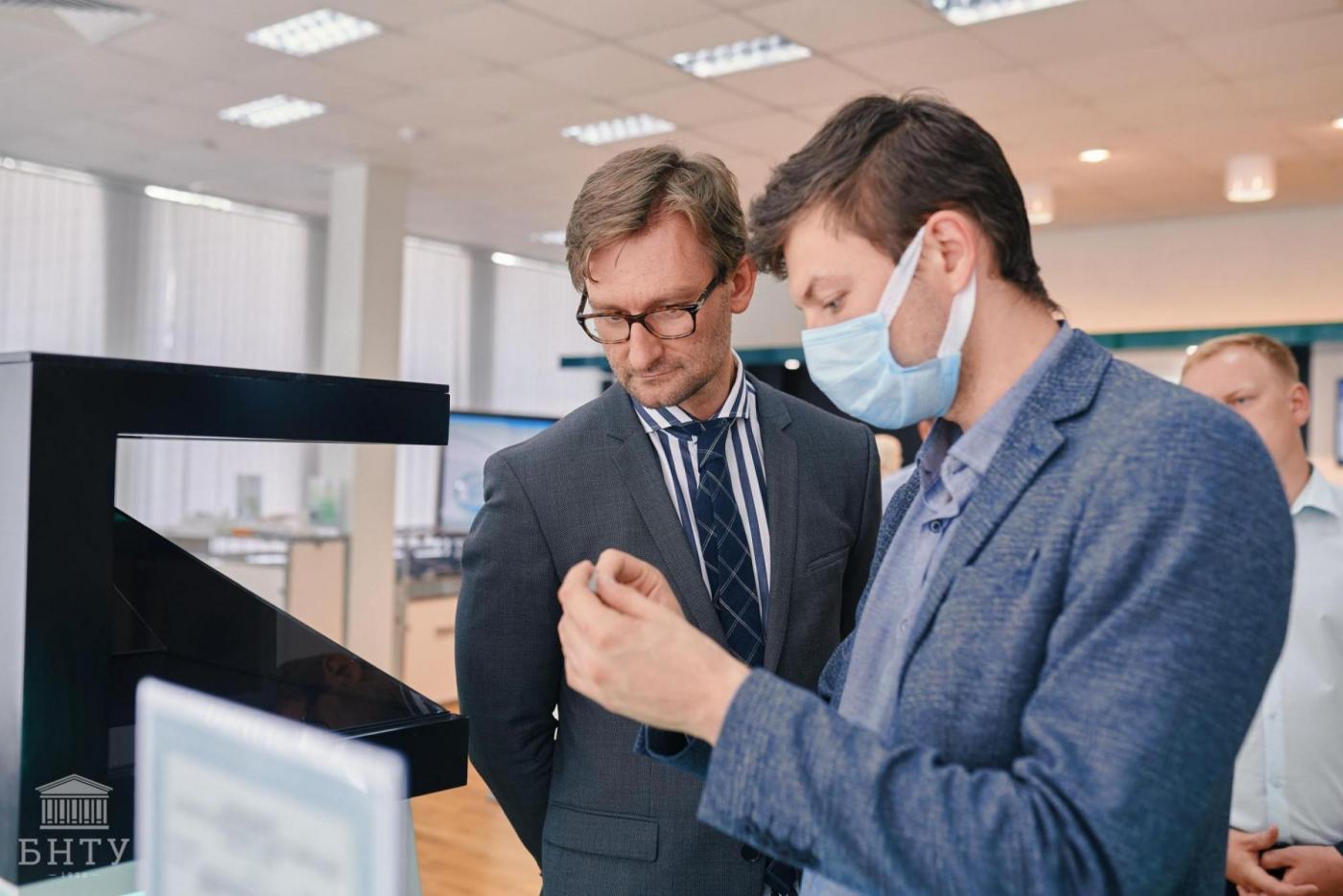 Белорусский посол в Республике Эквадор посетил Научно-технологический парк БНТУ «Политехник»